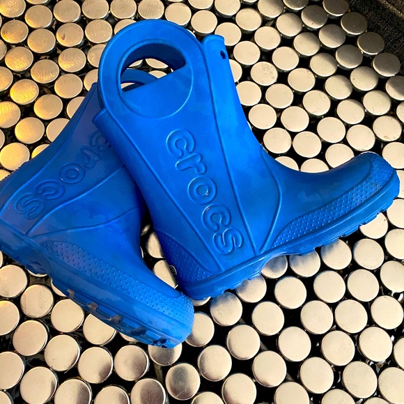 Blue Crocs: kids - Picture 2 of 5